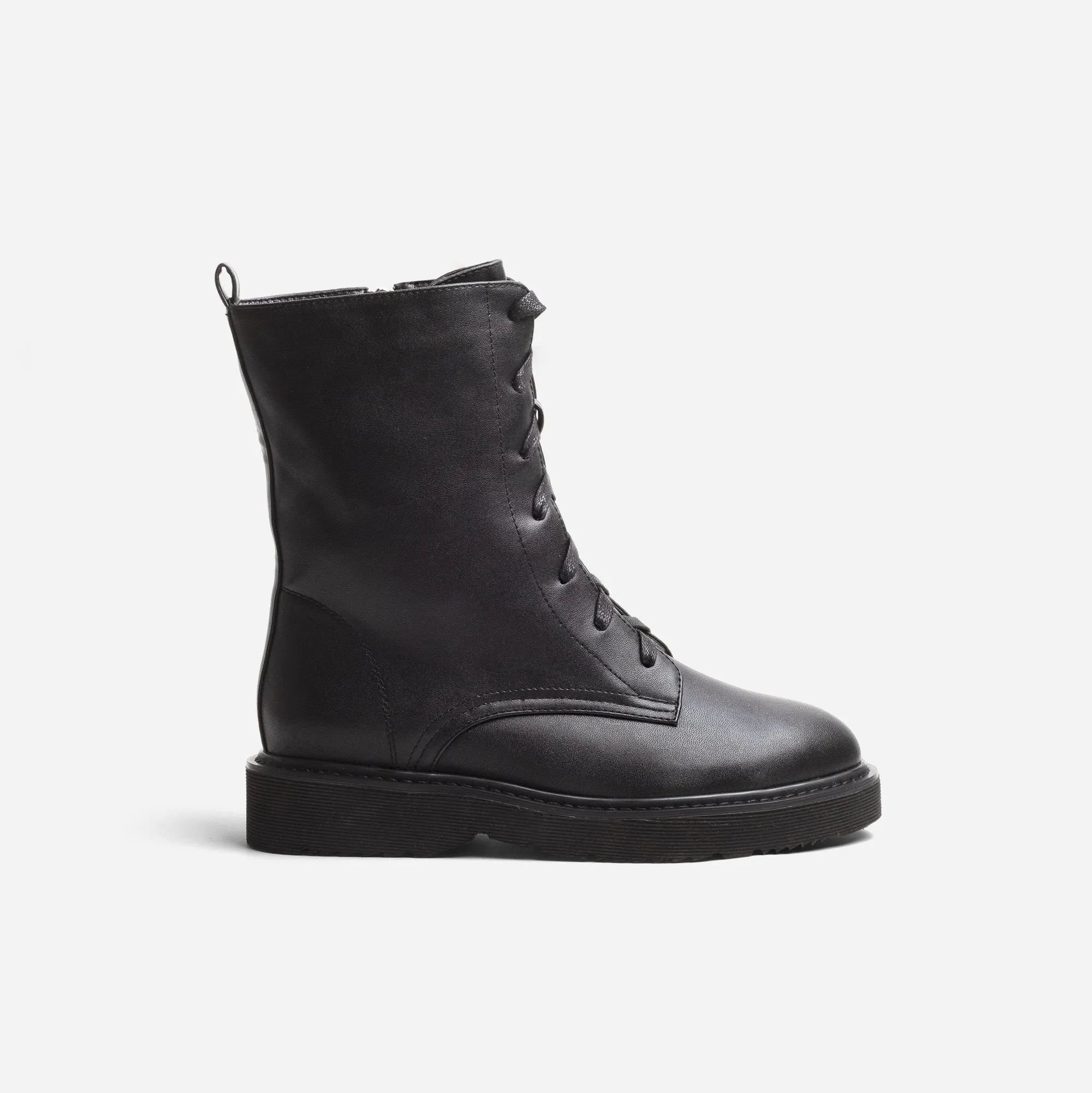 ARI Boots, Black