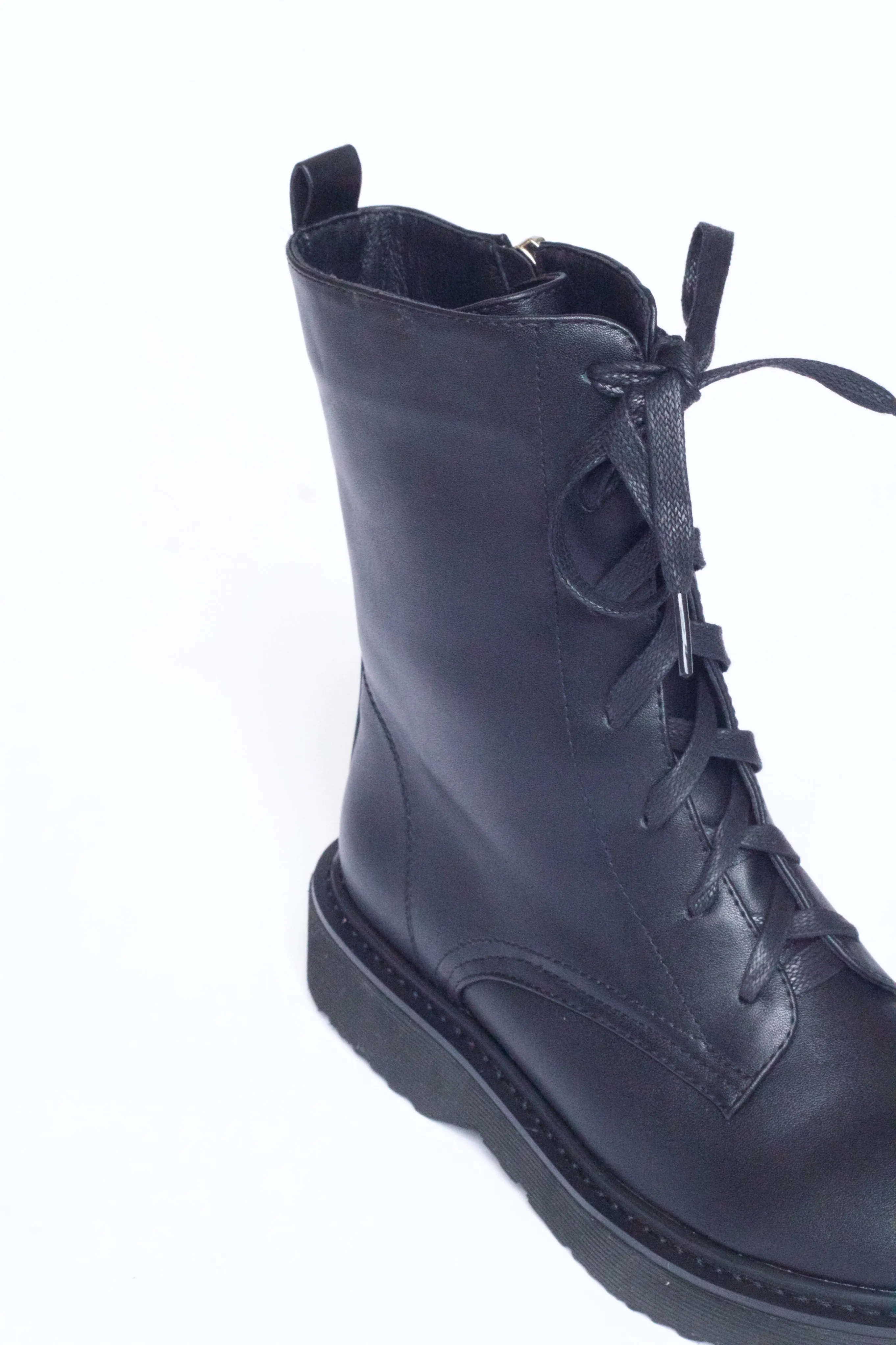 ARI Boots, Black