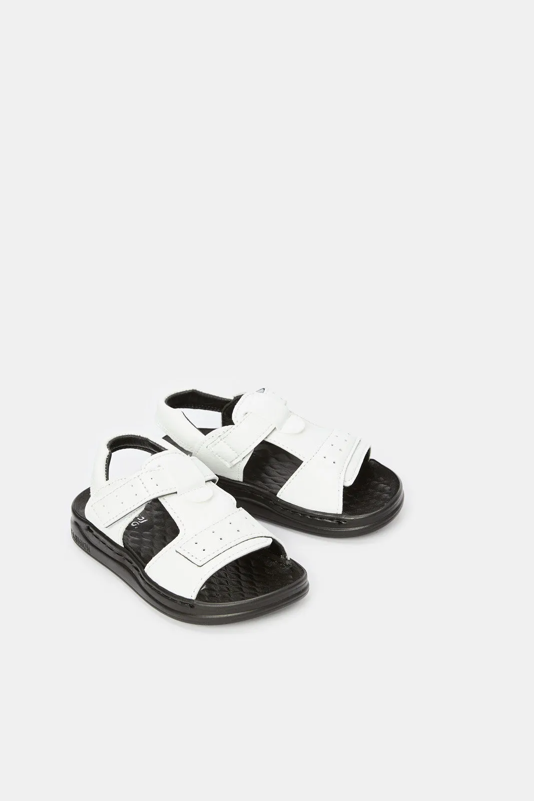 Boys Embellished White Casual Sandal