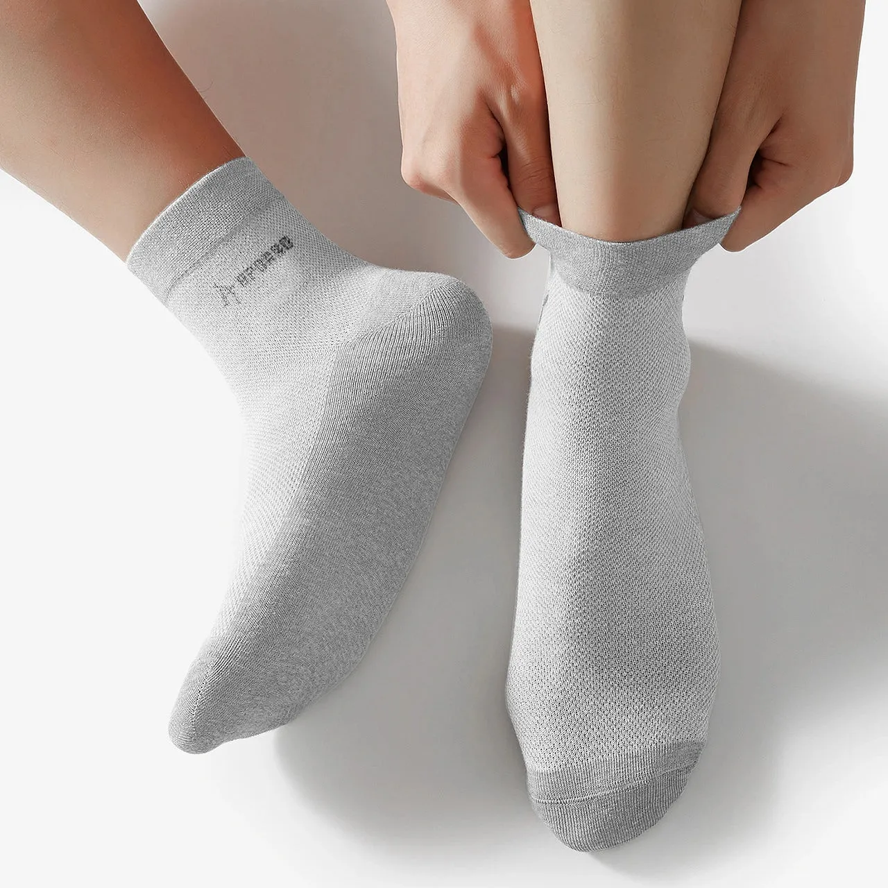 Comfortable Cotton Socks with Moisture Wicking and Cushioned Sole