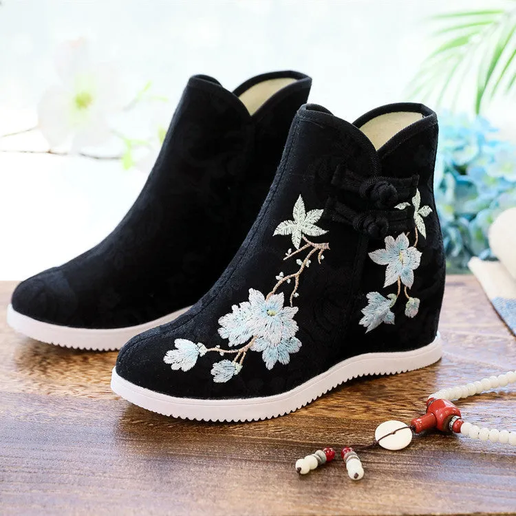 Ethnic Style Embroidered Height Increasing Insole Canvas Shoes