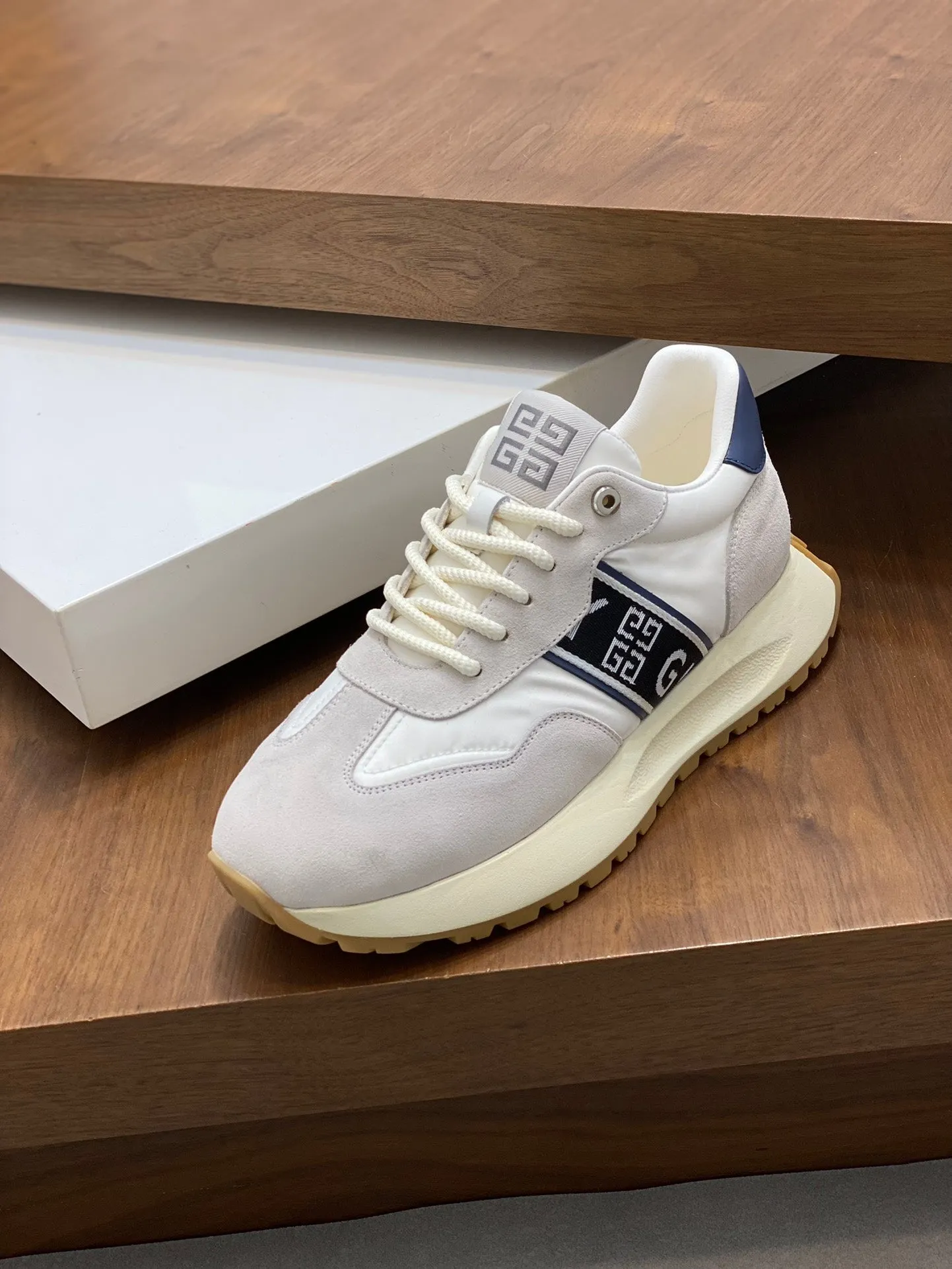 GVC Off White Runner Sneakers-025