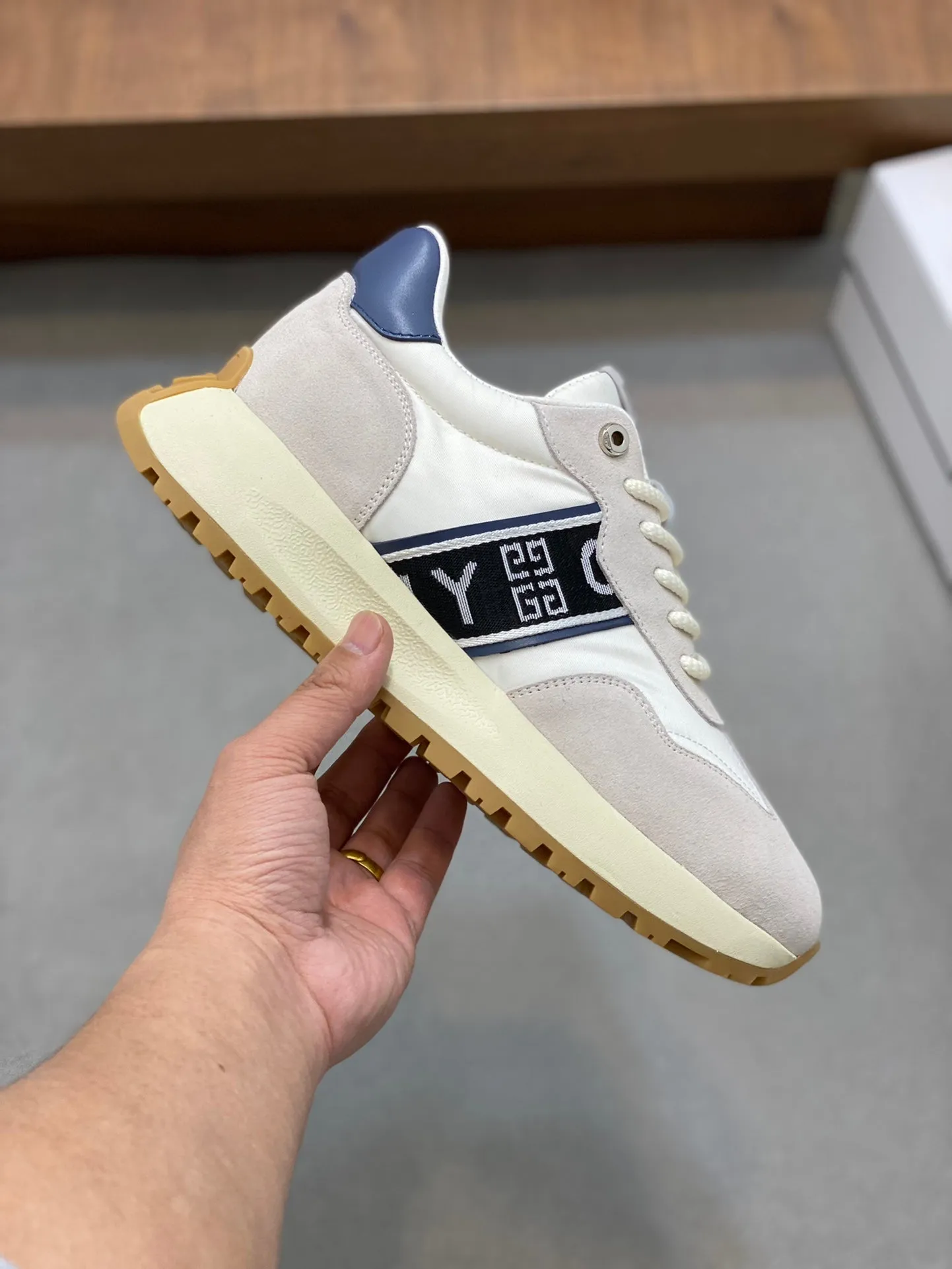 GVC Off White Runner Sneakers-025