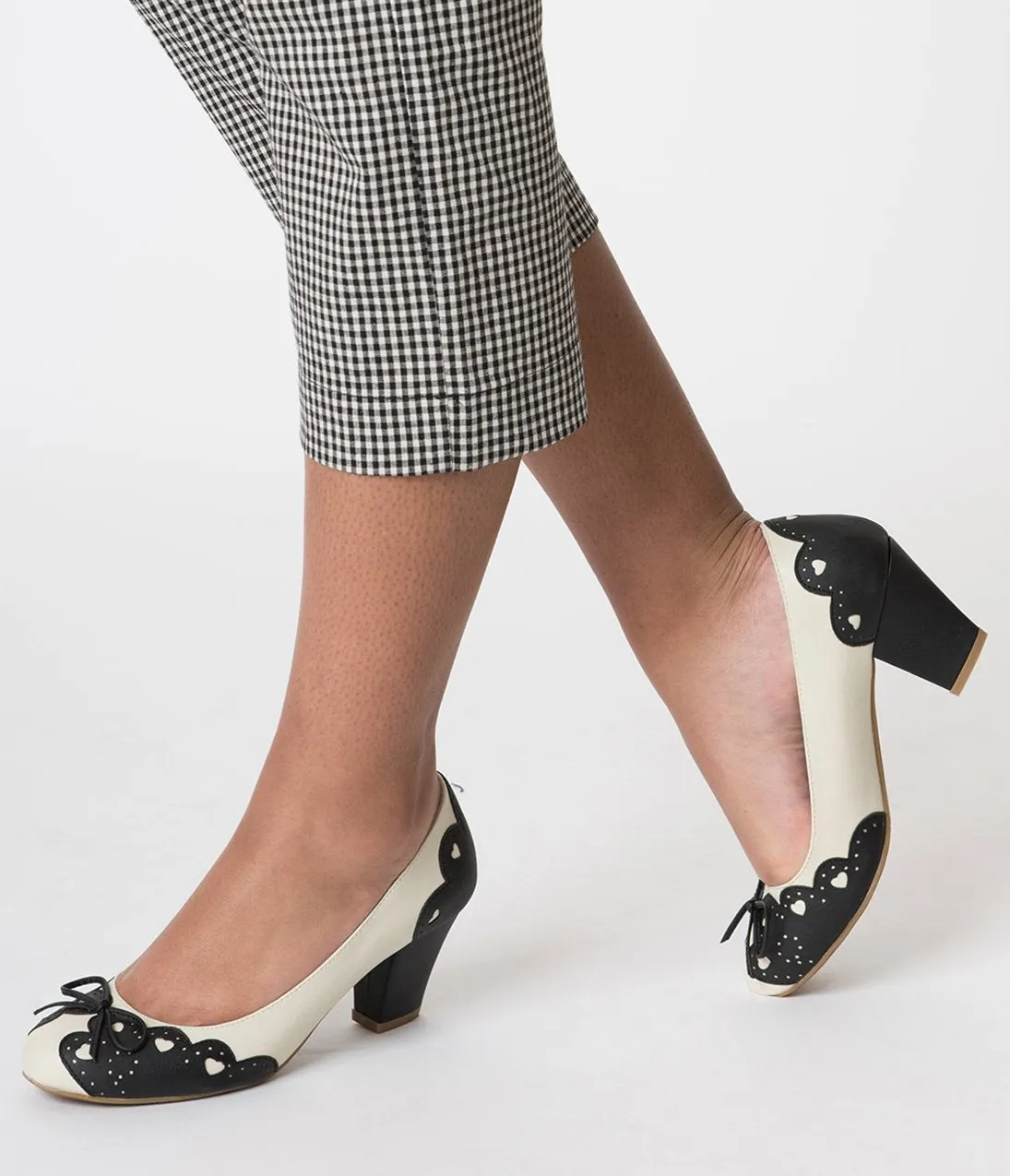 Vintage Style Black & Cream Cutout Leatherette Wiggle Pumps