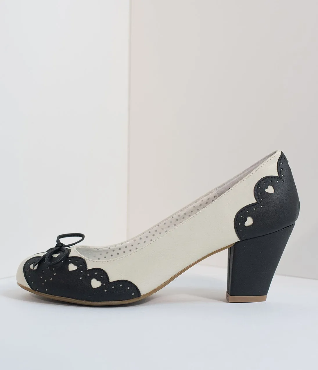 Vintage Style Black & Cream Cutout Leatherette Wiggle Pumps